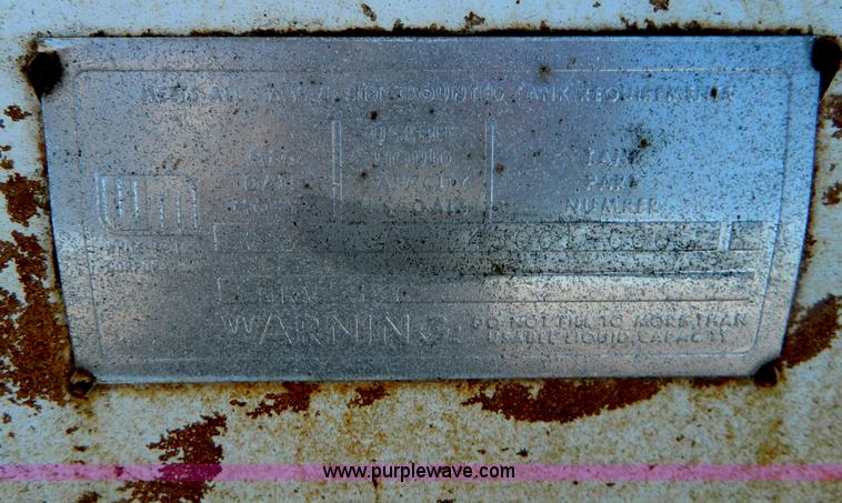 image for item B3996 1983 White Xpeditor 2 oiler truck