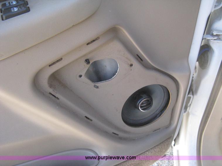 image for item B8471 2001 Chevrolet Silverado 1500 LS Extended Cab pickup truck