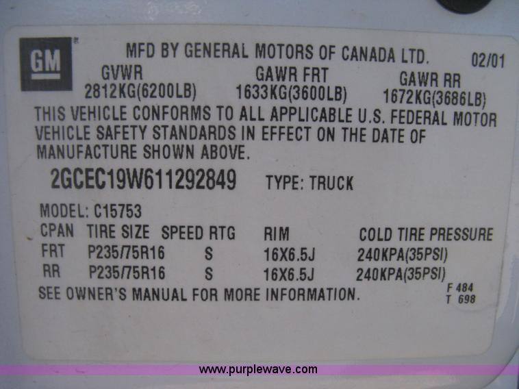 image for item B8471 2001 Chevrolet Silverado 1500 LS Extended Cab pickup truck