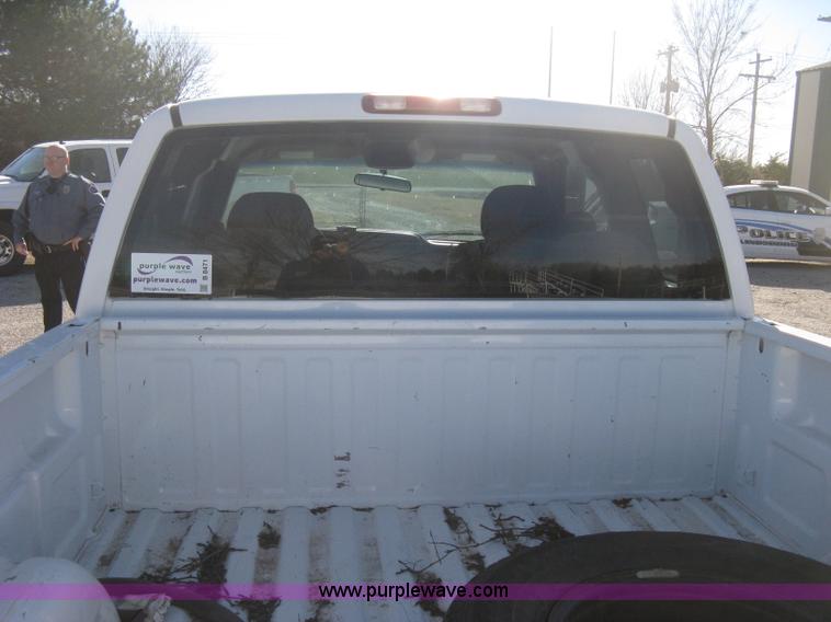 image for item B8471 2001 Chevrolet Silverado 1500 LS Extended Cab pickup truck