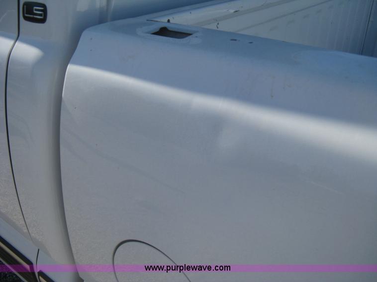 image for item B8471 2001 Chevrolet Silverado 1500 LS Extended Cab pickup truck