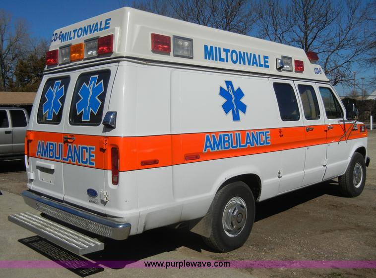 image for item C4215 1989 Ford E350 ambulance