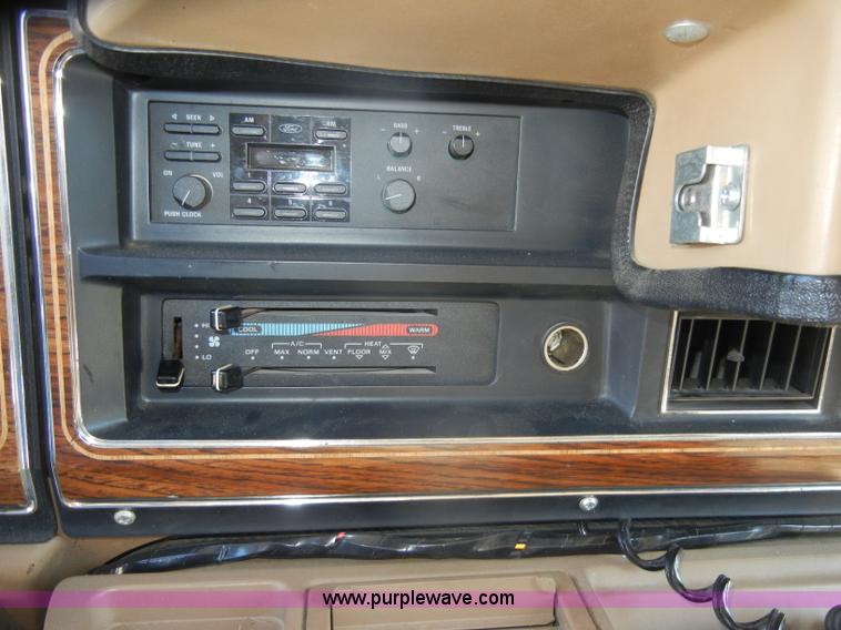 image for item C4215 1989 Ford E350 ambulance