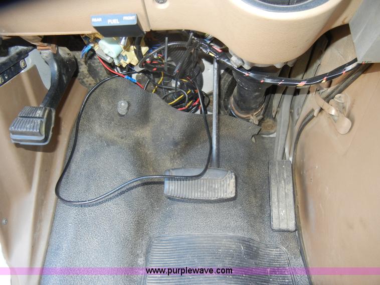 image for item C4215 1989 Ford E350 ambulance