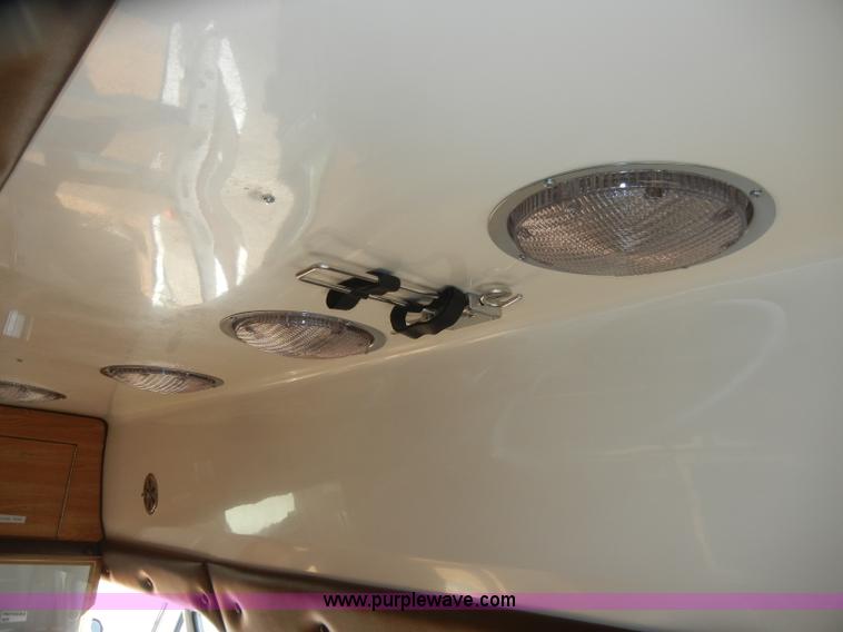 image for item C4215 1989 Ford E350 ambulance