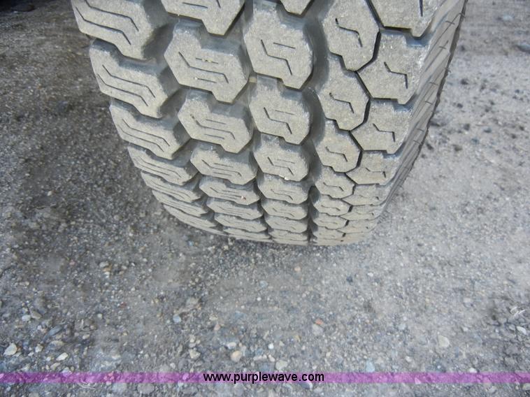 image for item C4215 1989 Ford E350 ambulance