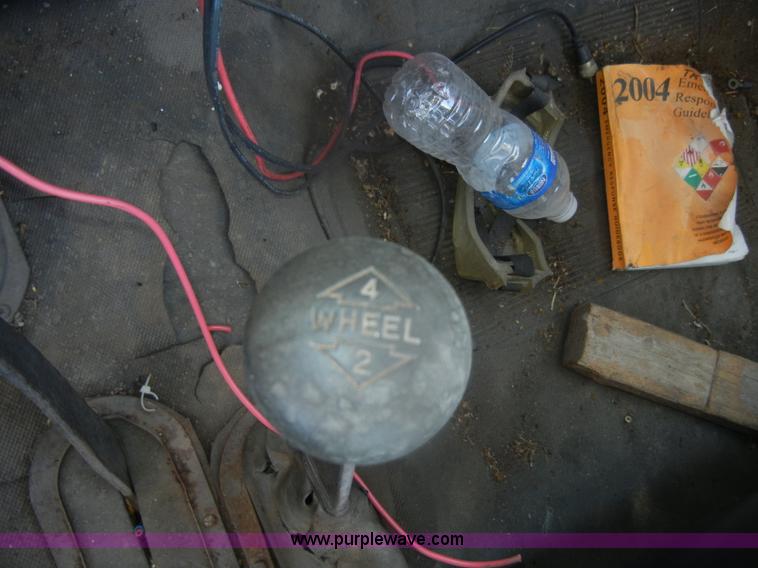 image for item D4520 1974 Ford F600 truck