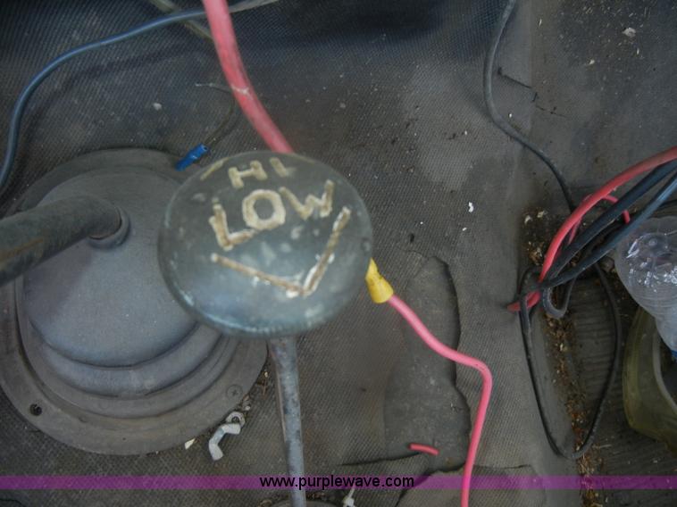 image for item D4520 1974 Ford F600 truck