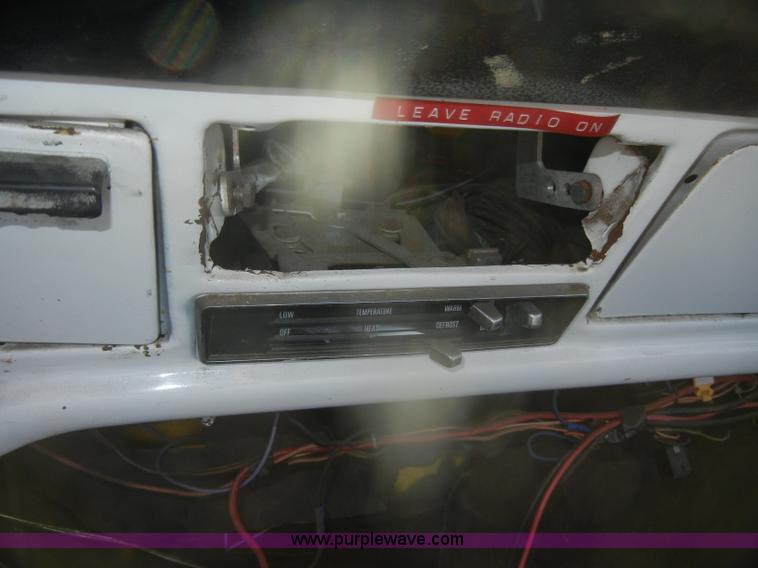 image for item D4520 1974 Ford F600 truck