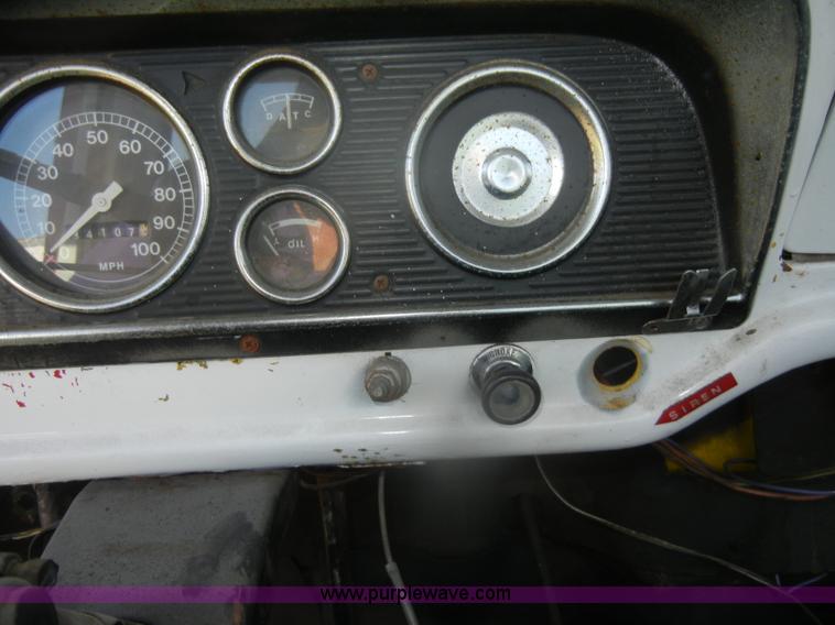 image for item D4520 1974 Ford F600 truck