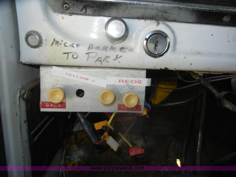 image for item D4520 1974 Ford F600 truck