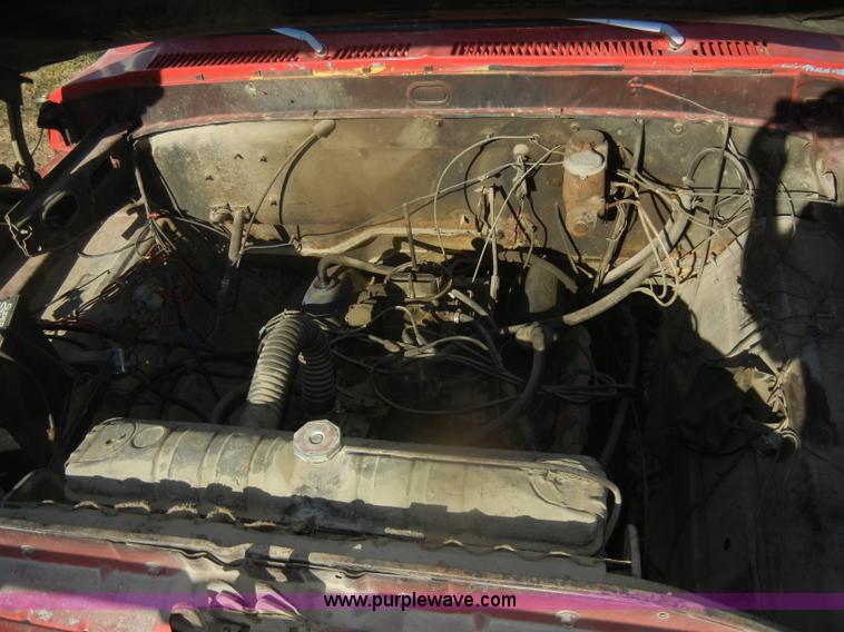 image for item D4520 1974 Ford F600 truck