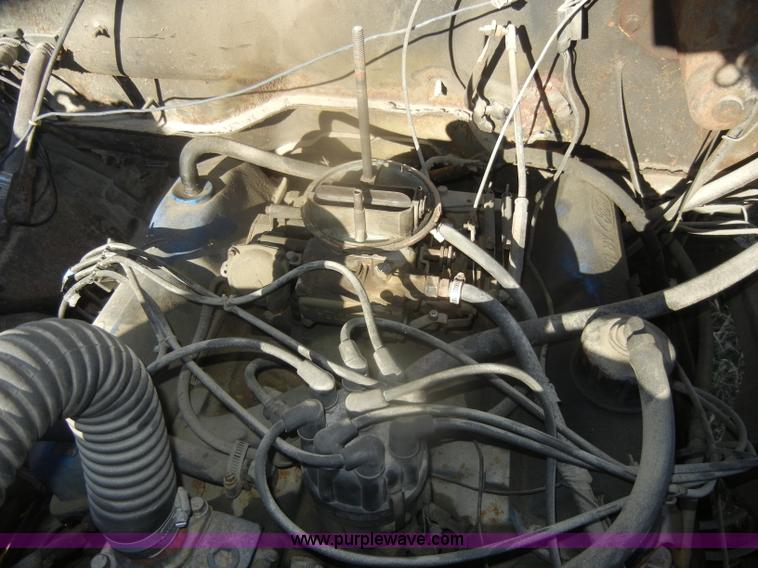 image for item D4520 1974 Ford F600 truck