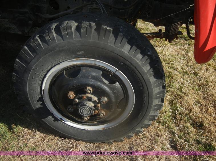 image for item D4520 1974 Ford F600 truck