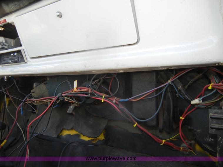 image for item D4520 1974 Ford F600 truck