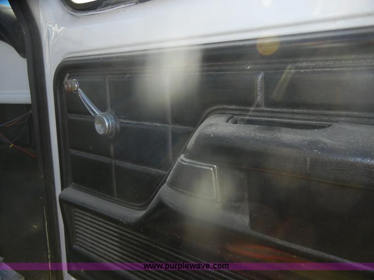 image for item D4520 1974 Ford F600 truck