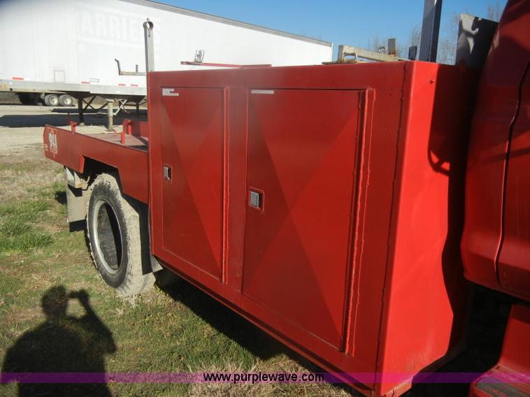 image for item D4520 1974 Ford F600 truck