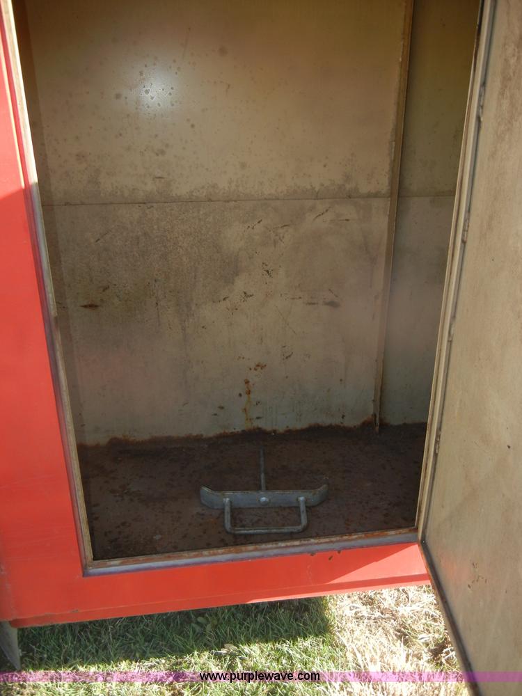 image for item D4520 1974 Ford F600 truck