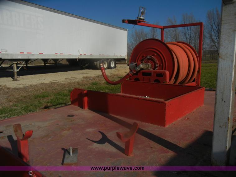 image for item D4520 1974 Ford F600 truck