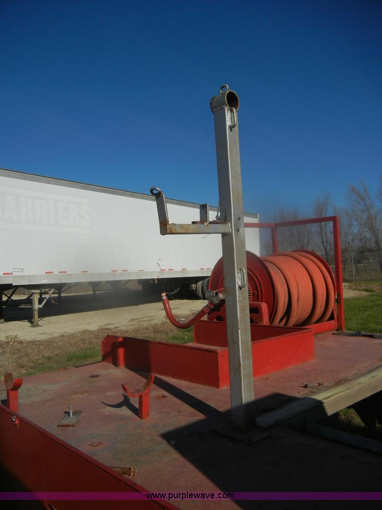 image for item D4520 1974 Ford F600 truck