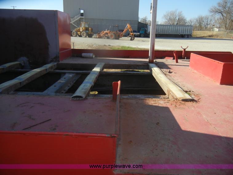 image for item D4520 1974 Ford F600 truck