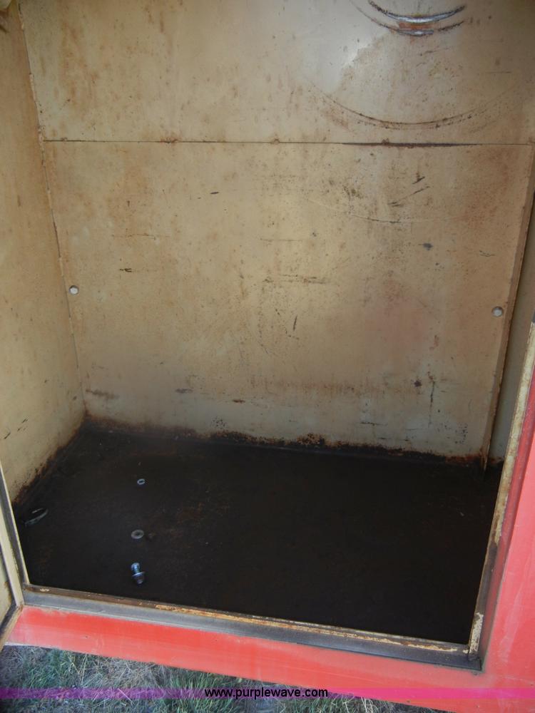 image for item D4520 1974 Ford F600 truck