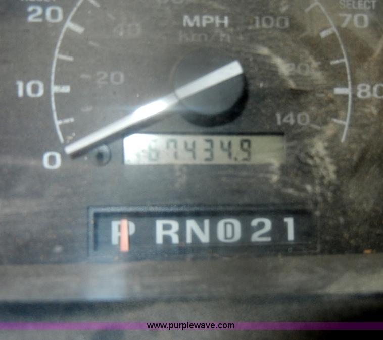 image for item D4536 1993 Ford F150 XL pickup truck