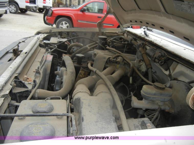 image for item D4536 1993 Ford F150 XL pickup truck
