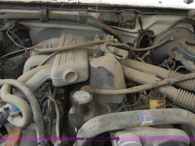image for item D4536 1993 Ford F150 XL pickup truck