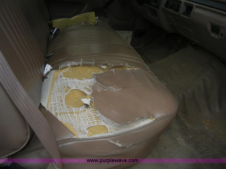 image for item D4536 1993 Ford F150 XL pickup truck