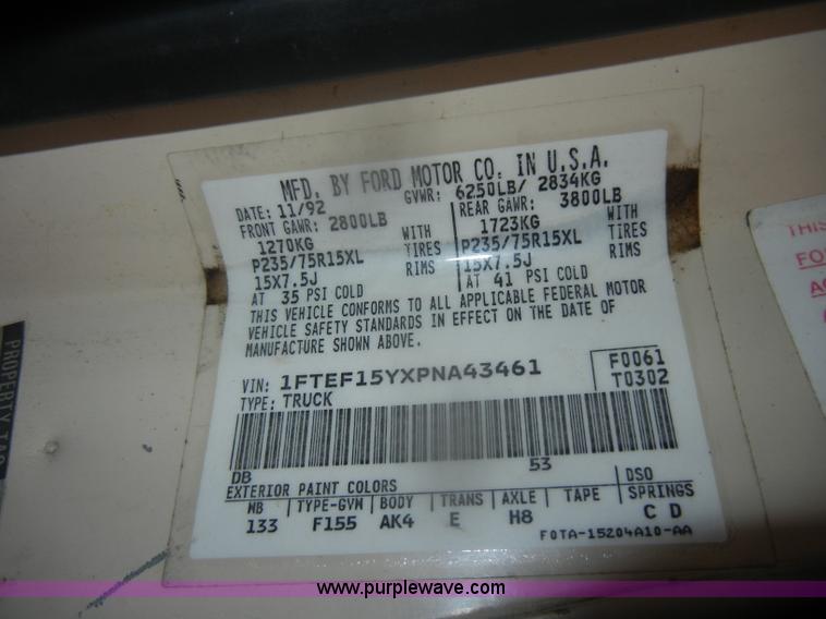 image for item D4536 1993 Ford F150 XL pickup truck