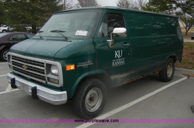 image for item D4541 1994 Chevrolet G-Series van 10