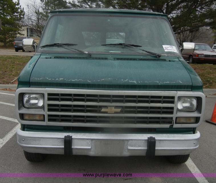 image for item D4541 1994 Chevrolet G-Series van 10