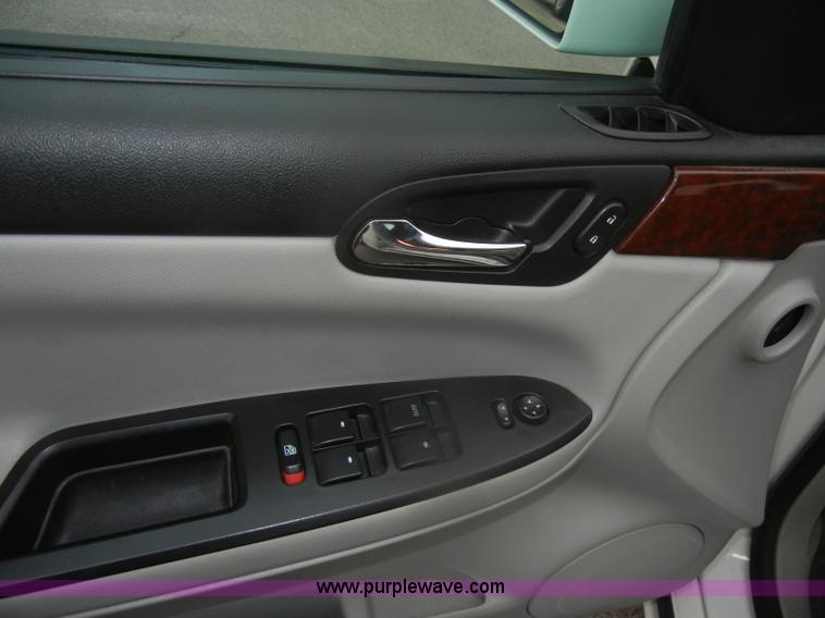 image for item D4546 2008 Chevrolet Impala LS