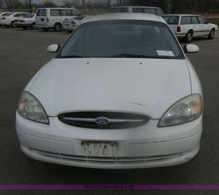 image for item D4547 2000 Ford Taurus SE