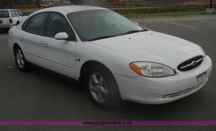 image for item D4547 2000 Ford Taurus SE