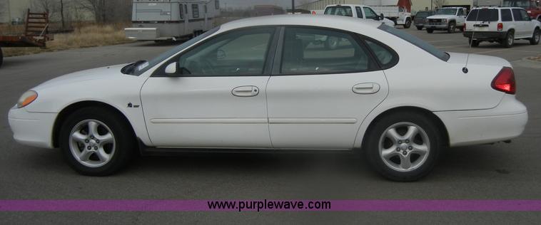 image for item D4547 2000 Ford Taurus SE