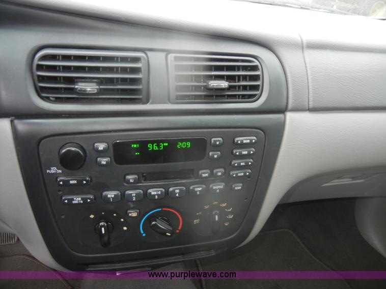 image for item D4547 2000 Ford Taurus SE