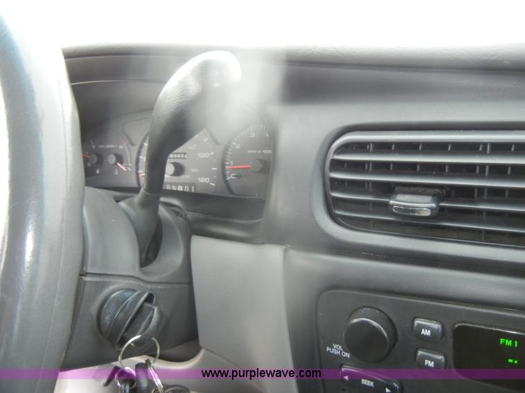 image for item D4547 2000 Ford Taurus SE