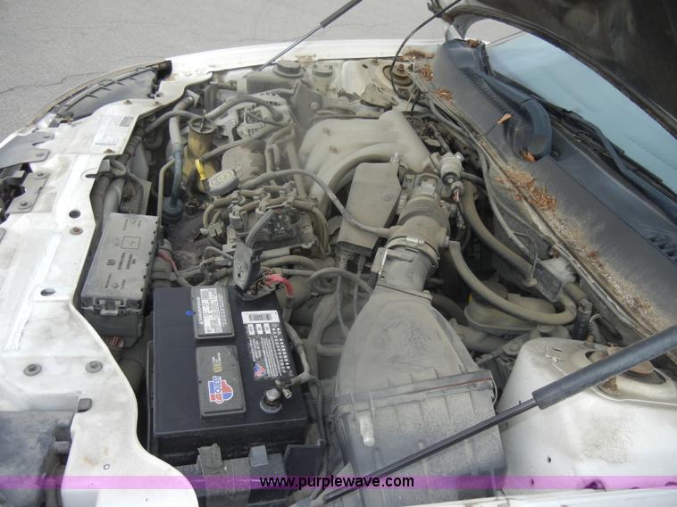 image for item D4547 2000 Ford Taurus SE