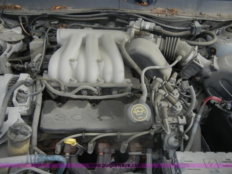 image for item D4547 2000 Ford Taurus SE