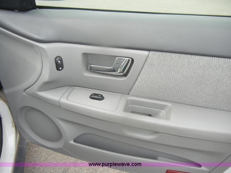 image for item D4547 2000 Ford Taurus SE