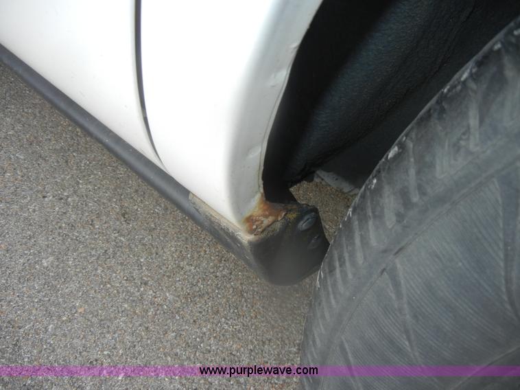 image for item D4547 2000 Ford Taurus SE