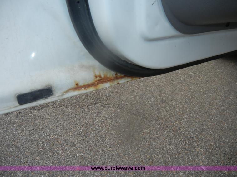 image for item D4547 2000 Ford Taurus SE