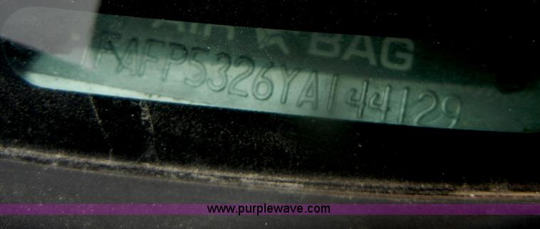 image for item D4547 2000 Ford Taurus SE