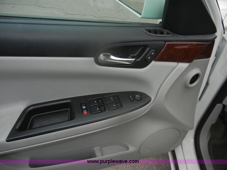 image for item D4549 2008 Chevrolet Impala LS