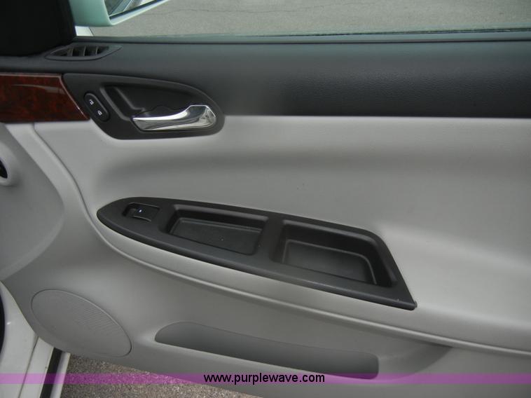 image for item D4549 2008 Chevrolet Impala LS