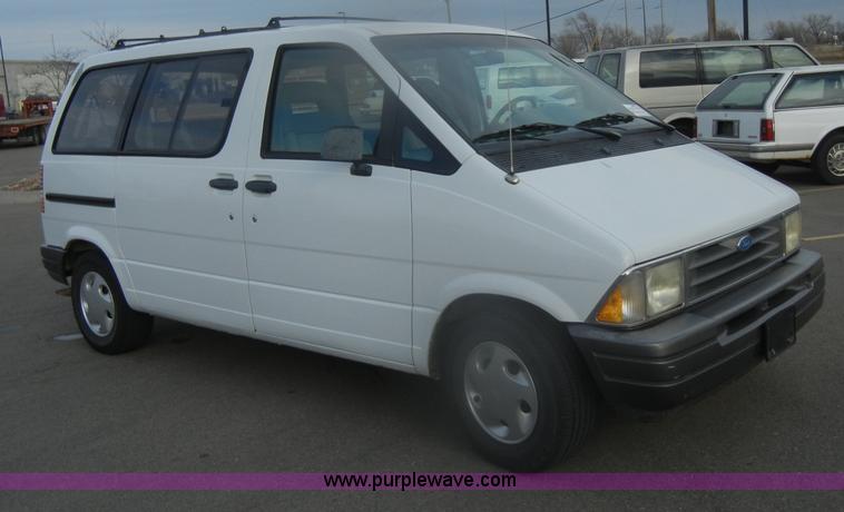 image for item D4550 1995 Ford Aerostar XLT van