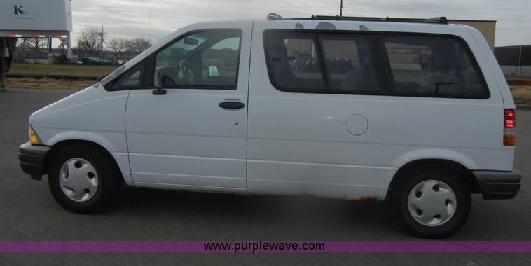 image for item D4550 1995 Ford Aerostar XLT van