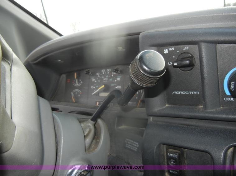 image for item D4550 1995 Ford Aerostar XLT van